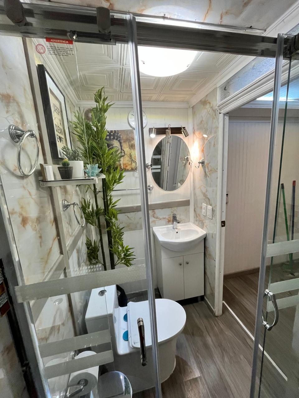 Construcción baño con cuarto de baño
